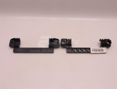 Кронштейн крепления передней фары  HOWO TX пластик левая (оригинал)