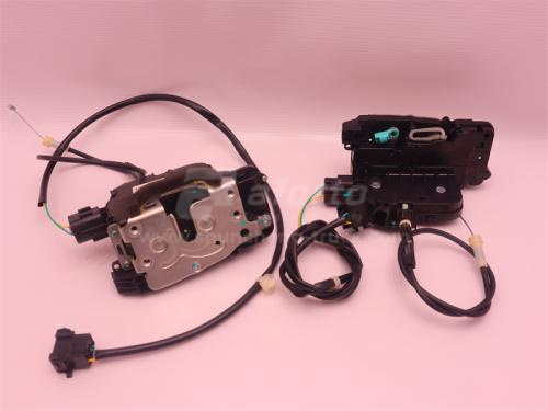 Замок двери кабины с тягой SHAANXI X5000 правой (оригинал)