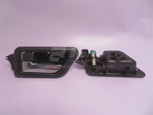 Ручка двери кабины внутренняя левый SHAANXI M3000 новая модель (оригинал)