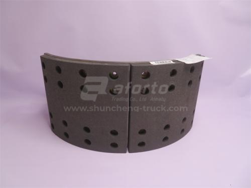 Колодки тормозные передняя HOWO 70T (оригинал)