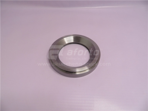 Кольцо распорное сальника ступицы передней HOWO 70T