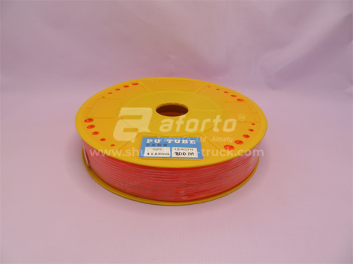 Трубка воздушная пластмассовая D = 4мм PU красная 200м