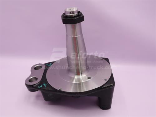 Кулак поворотный HOWO правый (оригинал)