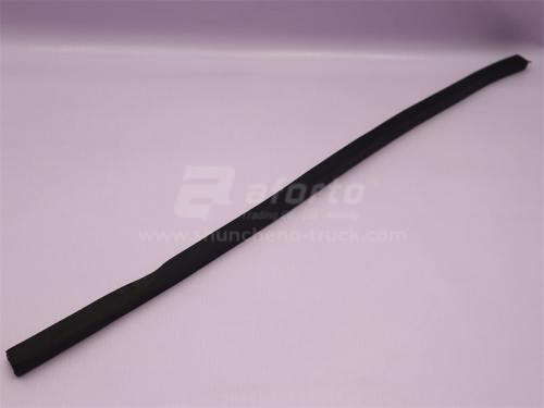 Резинка уплотнительная стекло спальника SHAANXI X3000/X5000 левая (оригинал)