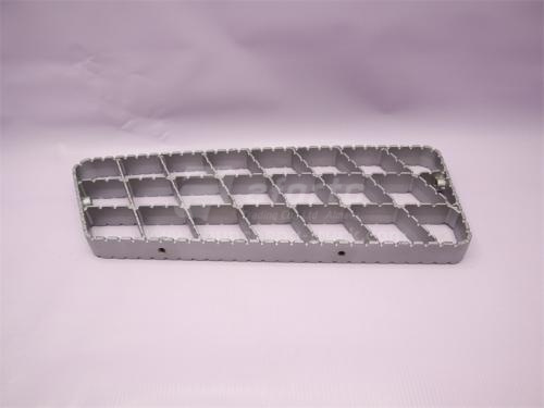 Ступень SHAANXI F2000 железная верхняя правая (оригинал)