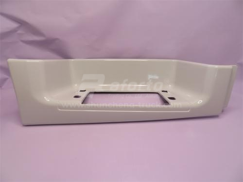 Щиток подножки HOWO 2008 (самосвал) белый правая