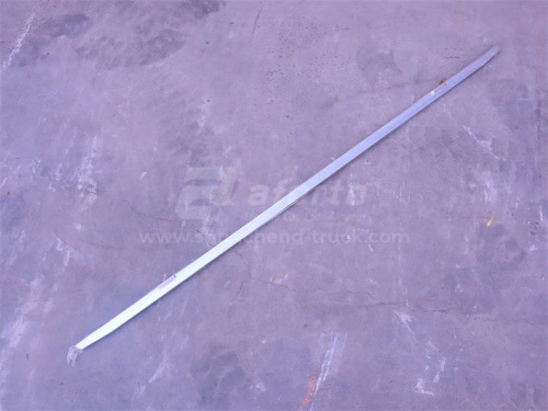 Молдинг капот HOWO V7 черная