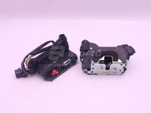 Замок двери кабины с тягой HOWO TX левый (оригинал)