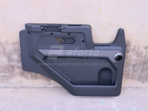 Обшивка двери HOWO V7 левая