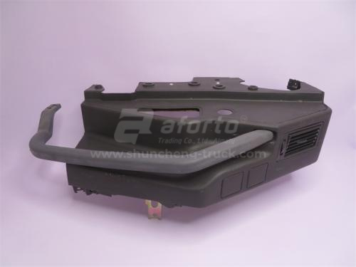 Панель боковая левая в кабину в сборе с ручкой SHAANXI F2000 L