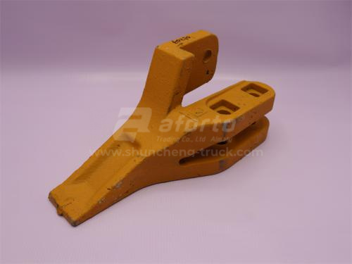 Зуб ковша боковой XCMG LW500F/LW500K/LINGONG LG953 правый новая модель (3 отв.)