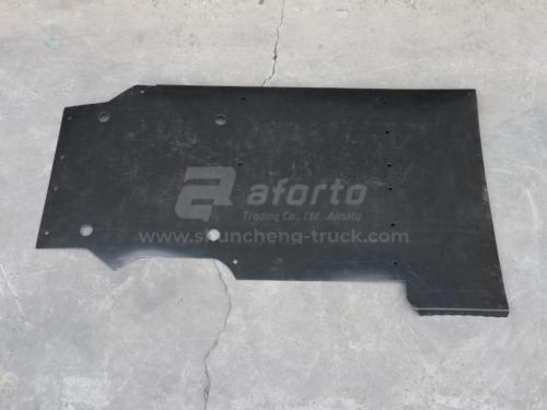 Брызговик передний пластмассовый левый SITRAK C7H