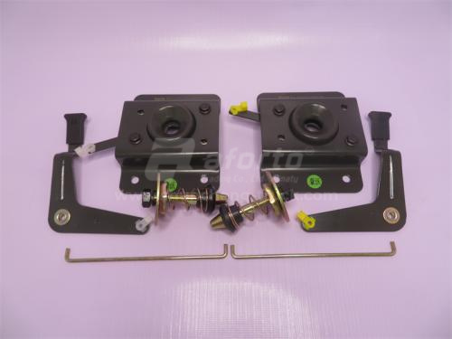 Замок капота в сборе с тросом HOWO L+R