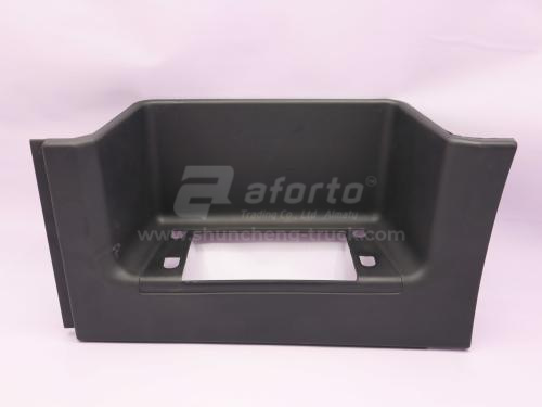 Щиток подножки HOWO 2010 черная левый (оригинал)