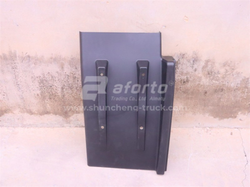 Брызговик HOWO V7 переднего колеса черная левый