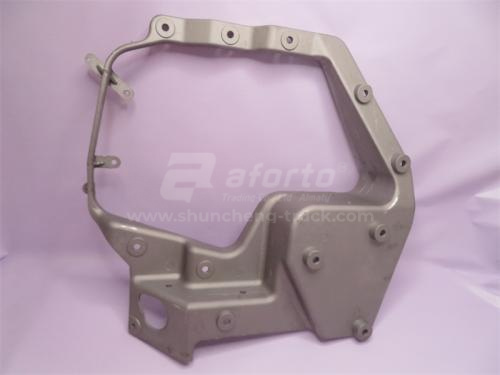 Кронштейн крепления передней фары HOWO A7 правый (алюминевый)
