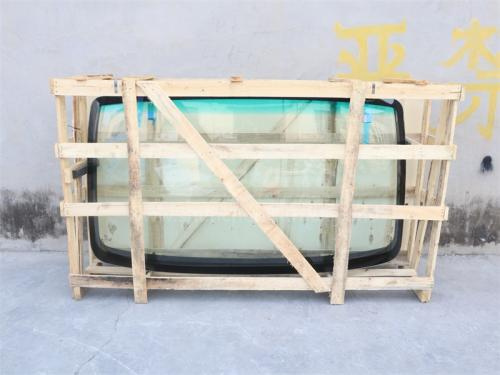 Стекло  лобовое YUTONG