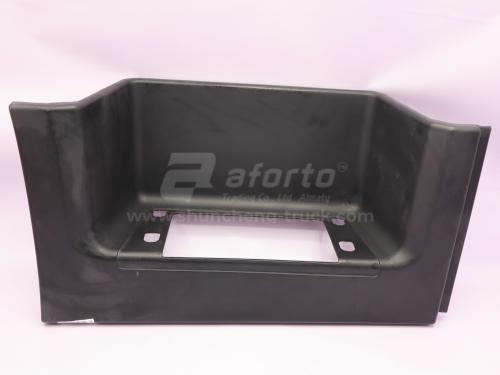 Щиток подножки HOWO 2010 черная правый (оригинал)