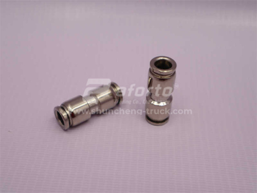 Фитинг прямой Ф8 железный