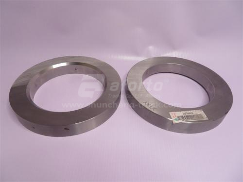 Кольцо распорное сальника балансирного вала HOWO 70T (оригинал)