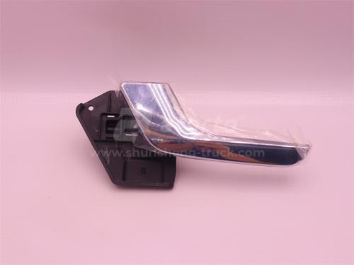 Ручка двери кабины внутренняя левый SHAANXI X6000/X5000 2019 (оригинал)