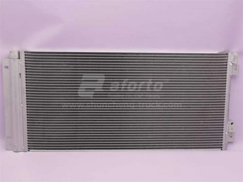 Радиатор кондиционера HOWO 70T (оригинал)