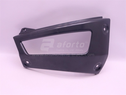 Заглушка бампера HOWO V7 левая