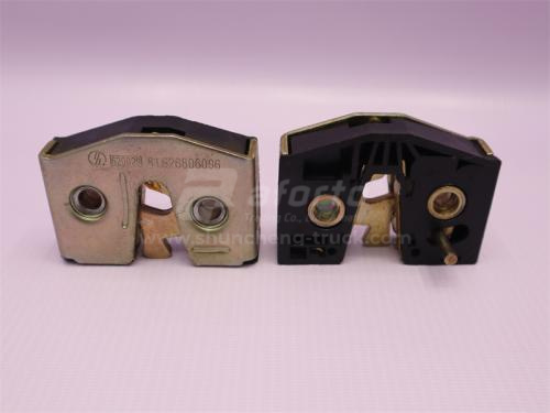 Замок двери SHAANXI F2000 защелка правой (оригинал)