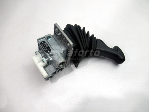 Клапан воздушный стояночного тормоза SCANIA 9617231220