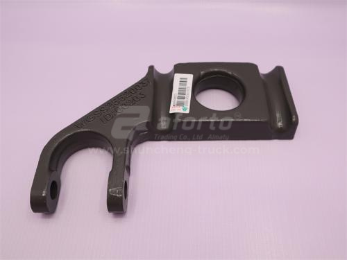 Седло рессоры с кронштейном амортизатора HOWO 2009 пер подвески нижний L (оригинал)