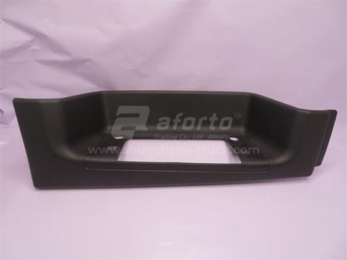 Щиток подножки HOWO 2008 (самосвал) черная правая