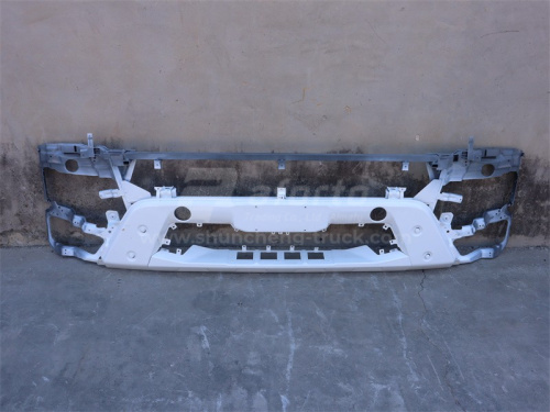 Бампер HOWO V7 белый