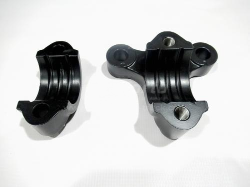 Кронштейн стабилизатора передний в сборе SHAANXI X6000 (оригинал)