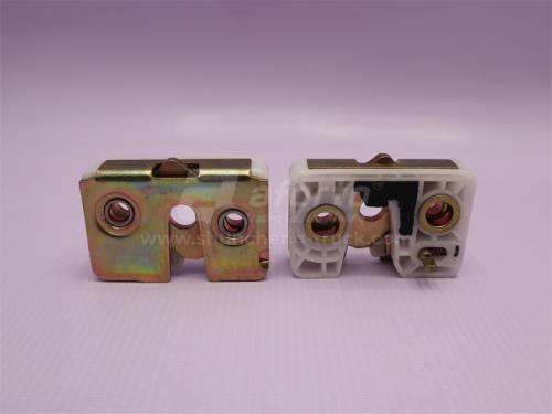 Замок двери HOWO защелка левый