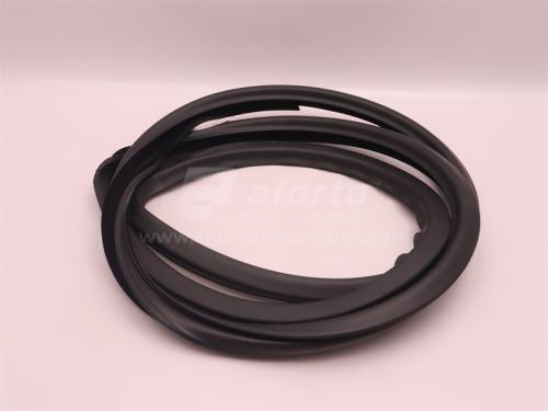 Резинка уплотнительная стекла дверни снаружи SITRAK C7H правой (оригинал)