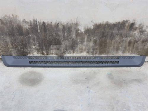 Решетка капота SHAANXI F3000 средняя (оригинал)