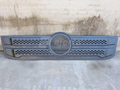 Решетка капота SHAANXI L3000 самосвал черная