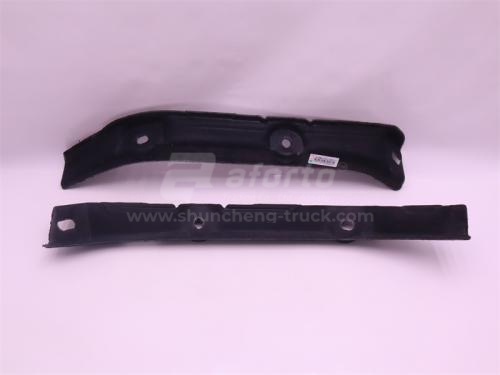 Термоизоляция кожуха двигателя HOWO TX правая (оригинал)