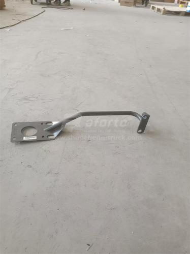 Кронштейн брызговика HOWO T5G правый