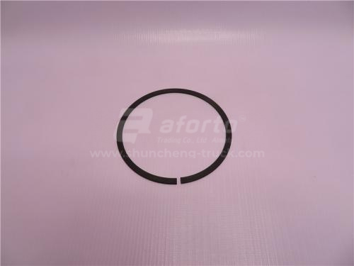 Кольцо стопорное STEYR подшипника межосевого дифф переднее D =  130