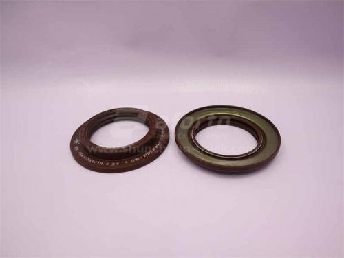 Сальник дифференциала  STEYR 85*105/135*8/19.5 QINYAN