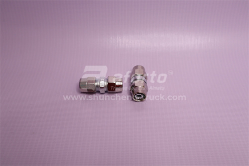 Фитинг железный прямой Ф10