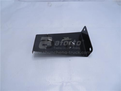 Кронштейн щиток подножки GTL верхней левой передний