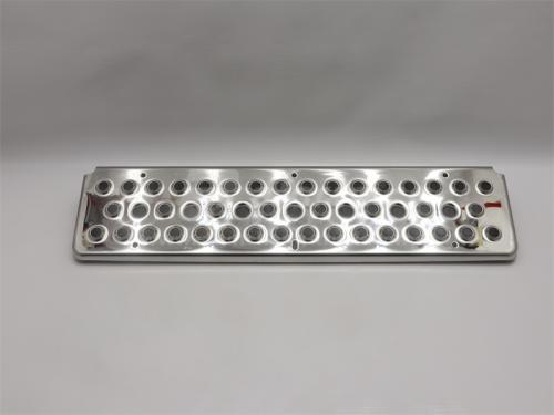 Ступенька бампера HOWO TX металлическая (оригинал)