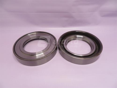 Кольцо распорное сальника ступицы задней HOWO 110*190*34 с прорезью XINHE