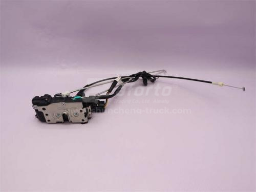 Замок двери кабины с тягой SHAANXI X3000 электрический правой