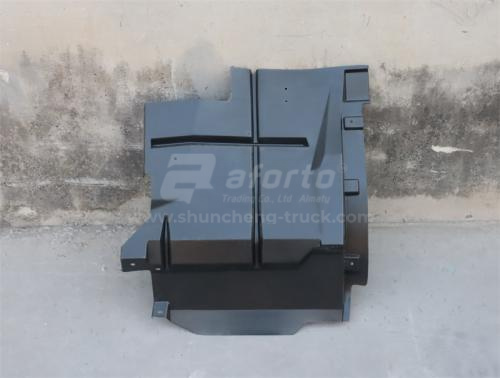 Брызговик передний пластмассовый правый SHAANXI X3000/X5000