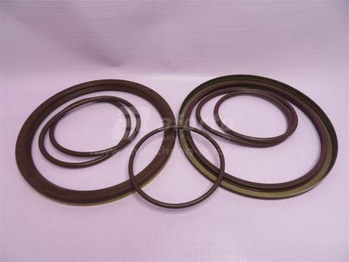 Сальник ступицы задней STEYR 190*220*15 QINYAN