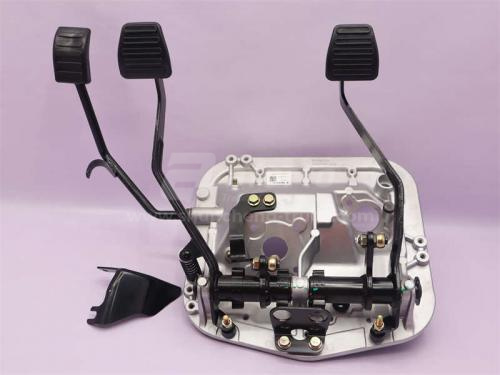 Кронштейн педалей SHAANXI X3000 в сборе (оригинал)