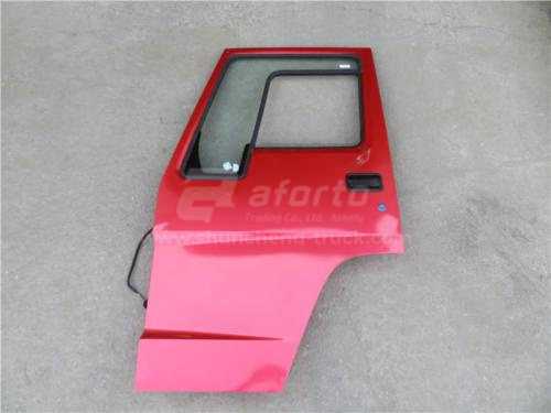 Дверь кабины HOWO в сборе левая красное